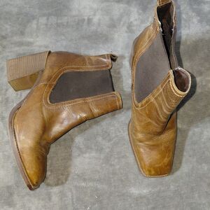 Aldo Ankle Chelsea Boots Womens Size 8.5 Brown Leather Square Toe Block Heel